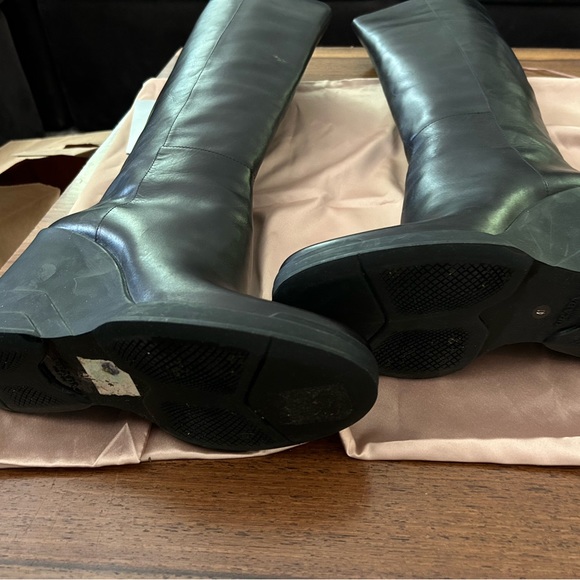 Prada boots. Like new. Size 41. - Picture 6 of 7
